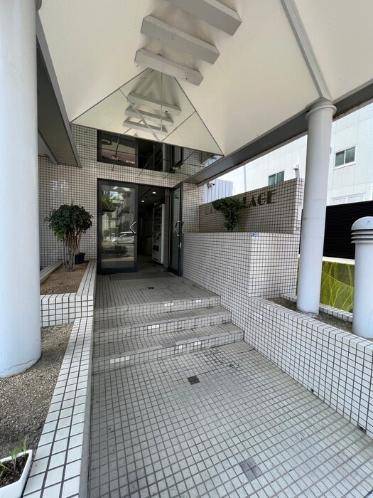 物件外観写真4　(エントランス部分)