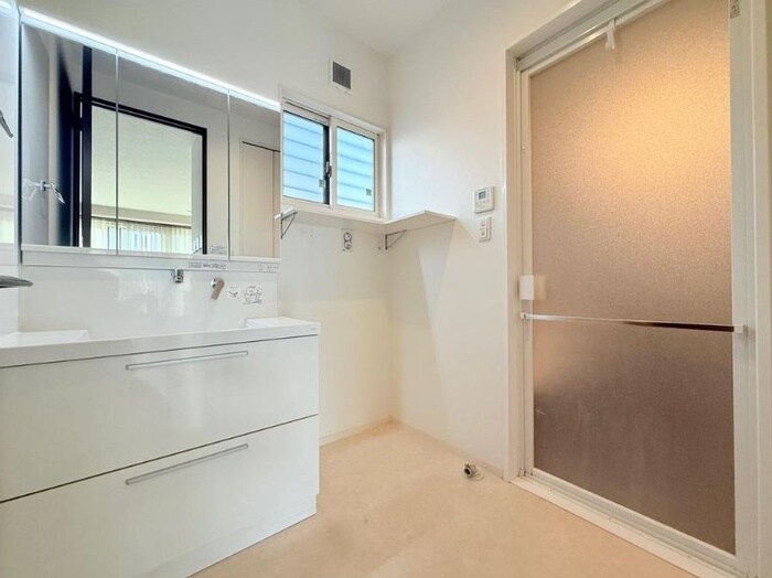 物件内観写真10　(洗濯機置場)