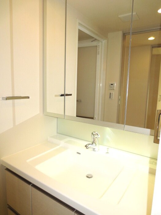 物件内観写真8　(洗面)