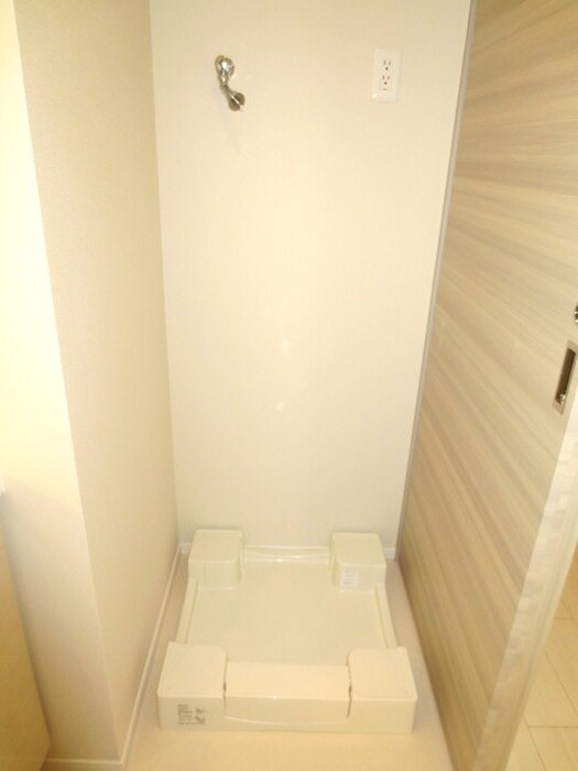 物件内観写真10　(洗濯機置場)