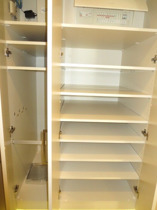 物件内観写真13　(靴箱)