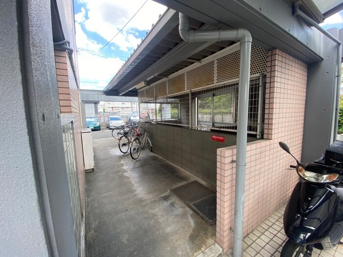物件外観写真5　(駐輪場)