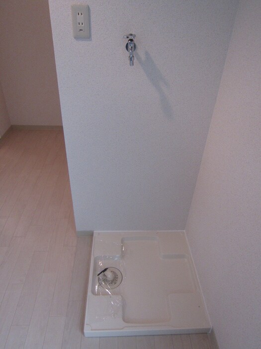 物件内観写真15　(洗濯機置場)