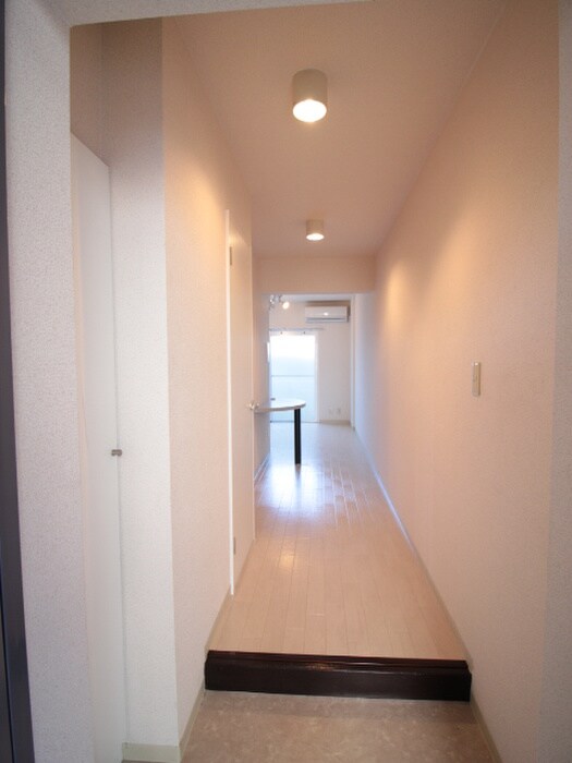 物件内観写真20　(廊下)
