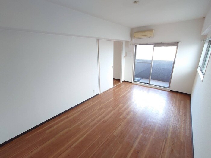 物件内観写真10　(居室)