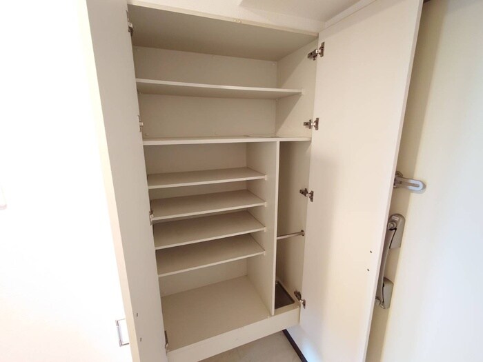 物件内観写真18　(靴箱)