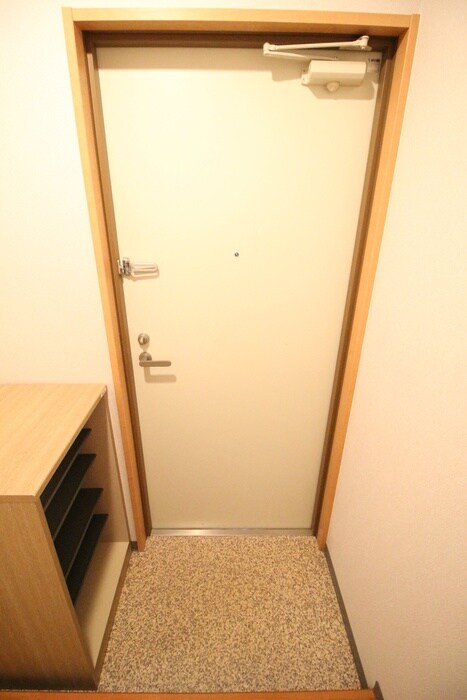 物件内観写真8　(玄関)