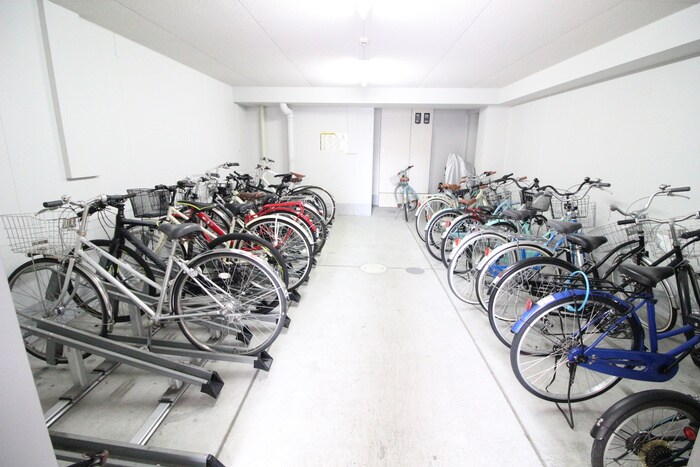 物件外観写真3　(駐輪場)