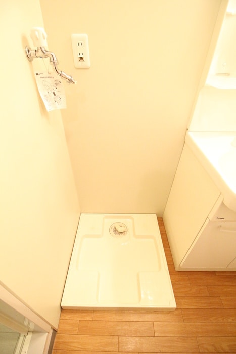 物件内観写真10　(洗濯機置場)