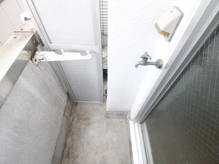 物件内観写真11　(洗濯機置場)