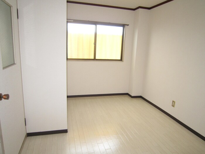 物件内観写真18　(居室)