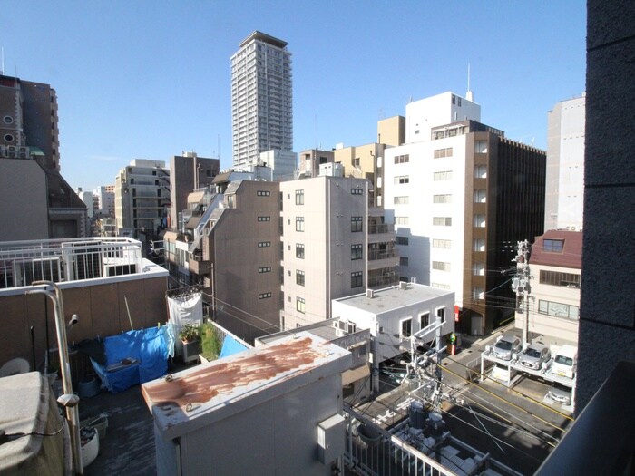 物件内観写真16　(室内からの展望)