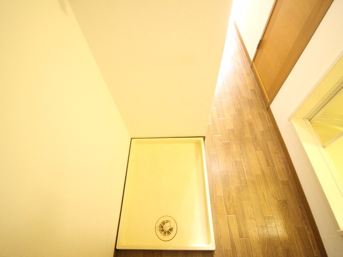 物件内観写真12　(洗濯機置場)