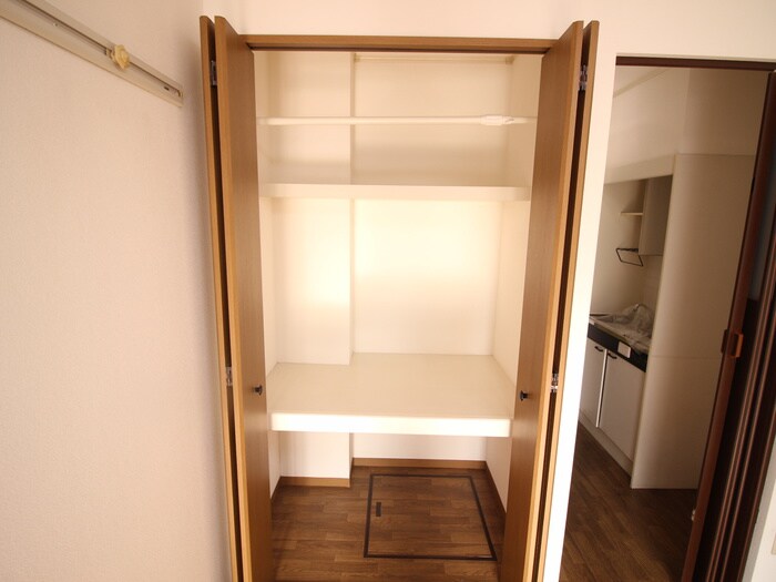 物件内観写真13　(収納)