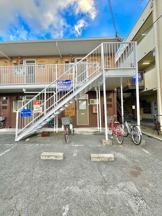 物件外観写真3　(駐輪場)