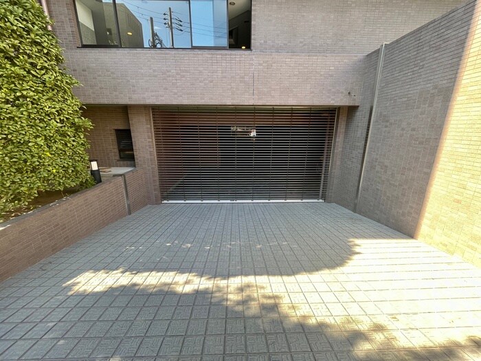 物件外観写真3　(駐車場)