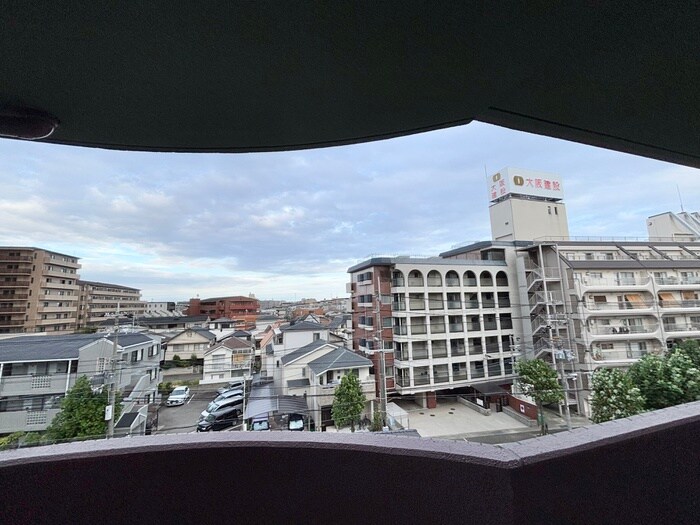 物件内観写真12　(室内からの展望)