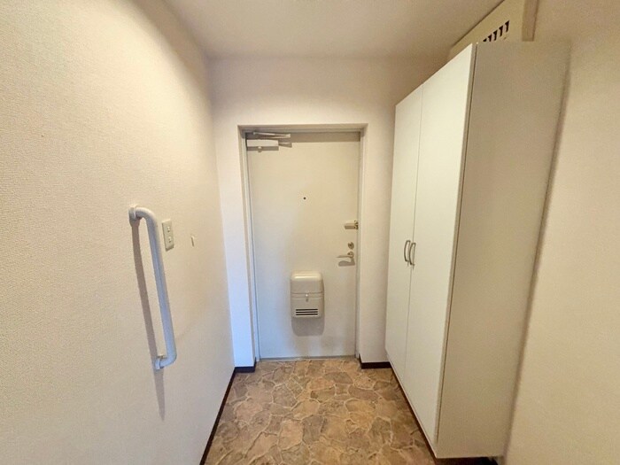 物件内観写真17　(玄関)