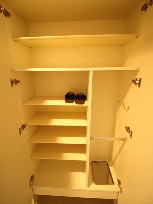 物件内観写真8　(靴箱)