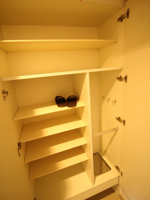 物件内観写真8　(靴箱)