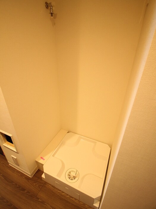 物件内観写真9　(洗濯機置場)