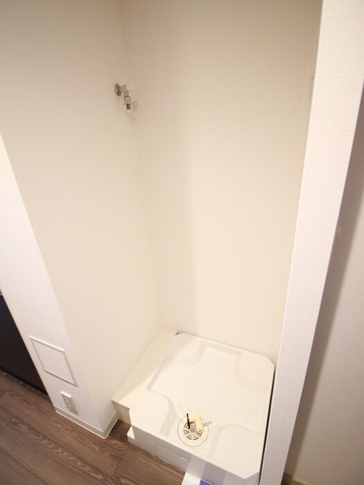 物件内観写真17　(洗濯機置場)