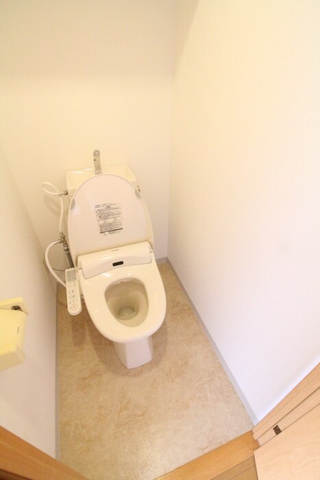 物件内観写真8　(トイレ)