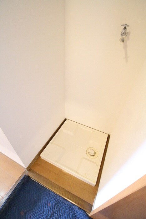 物件内観写真12　(洗濯機置場)