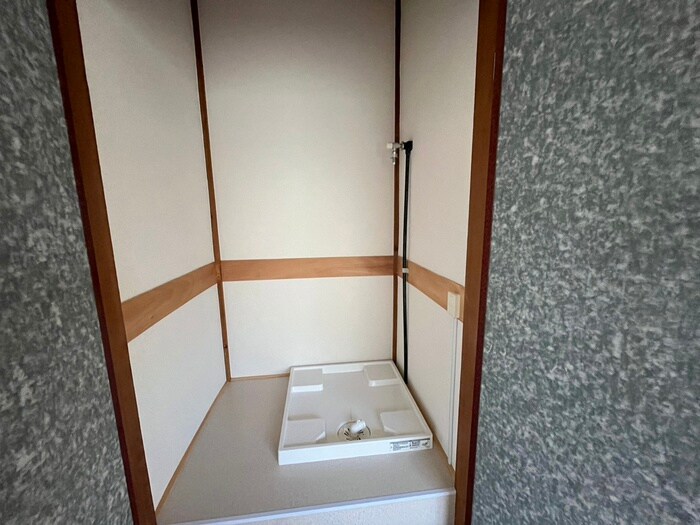 物件内観写真20　(洗濯機置場)