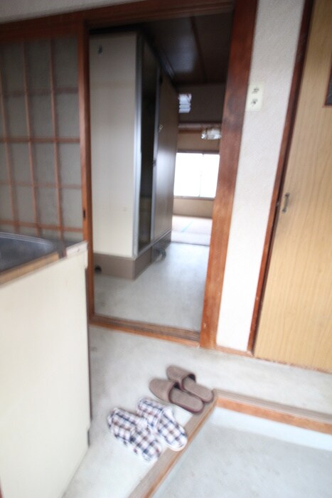 物件内観写真7　(玄関)