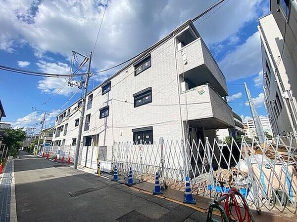 建築中