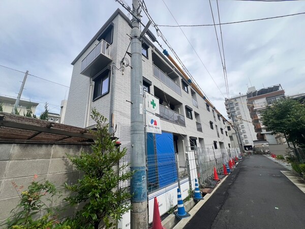 建築中