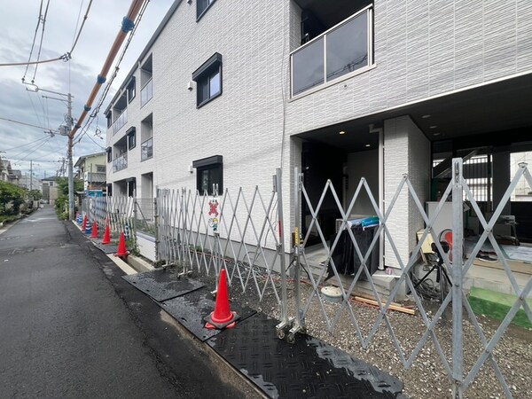 建築中