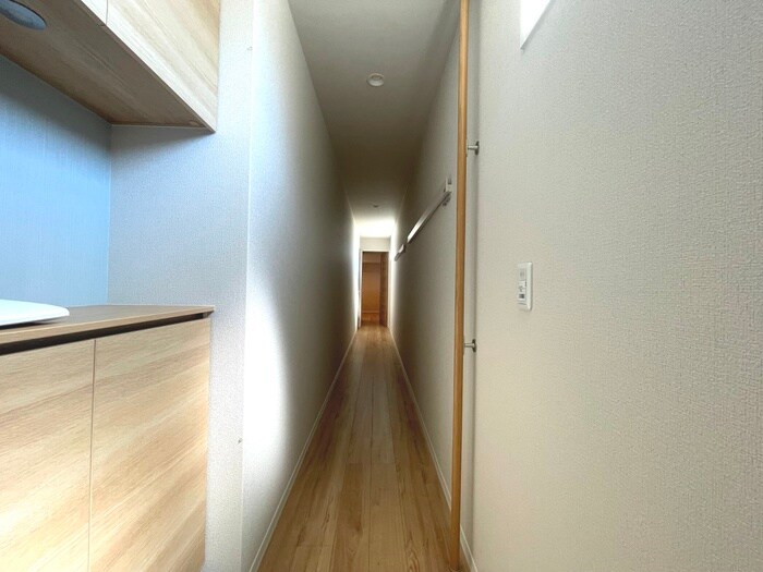 物件内観写真17　(廊下)