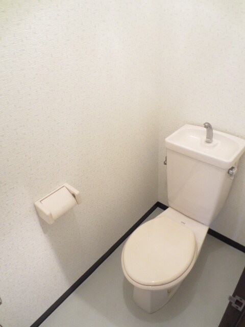 物件内観写真14　(トイレ)