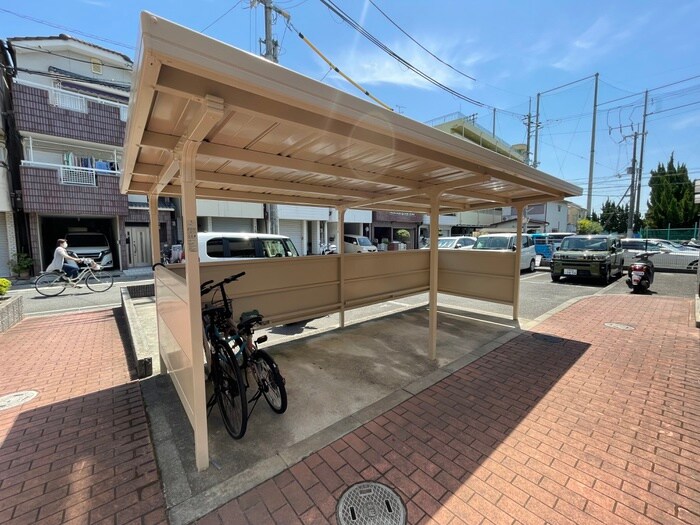 物件外観写真4　(駐輪場)