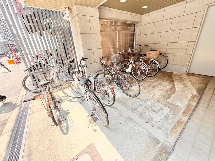 物件外観写真5　(駐輪場)