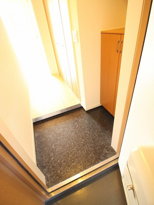 物件内観写真7　(玄関)