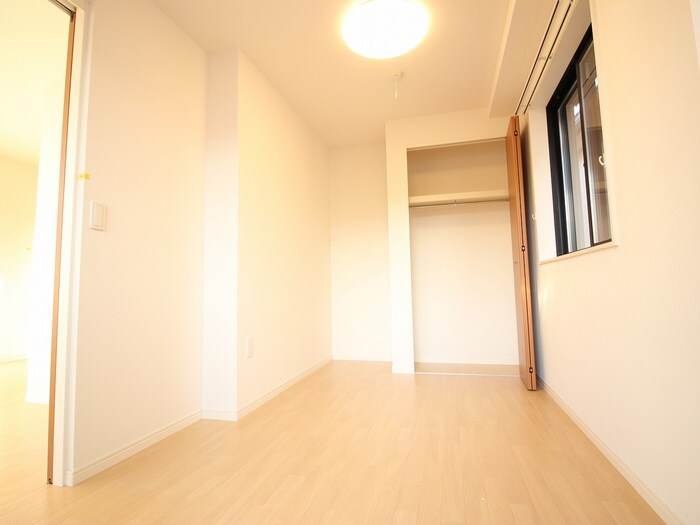 物件内観写真18　(居室)