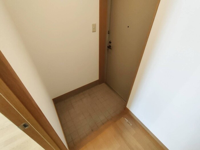 物件内観写真18　(玄関)