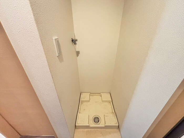 物件内観写真13　(洗濯機置場)