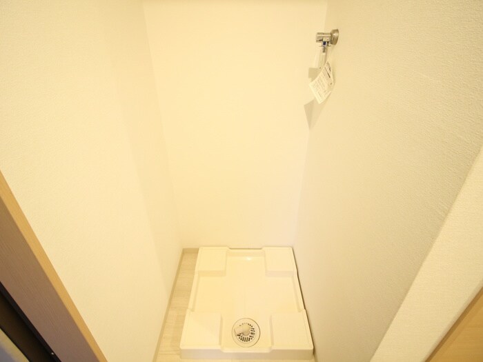 物件内観写真14　(洗濯機置場)