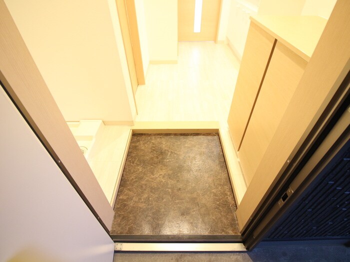 物件内観写真17　(玄関)