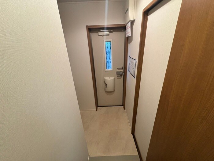 物件内観写真16　(玄関)
