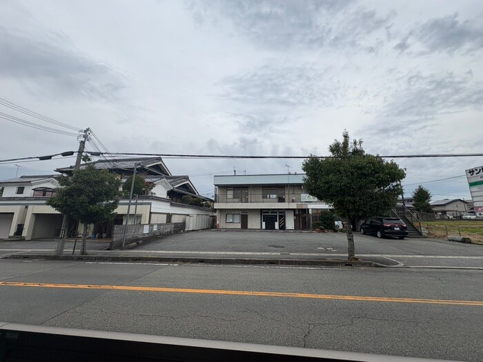 物件内観写真17　(室内からの展望)