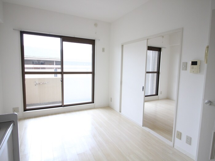 物件内観写真9　(居室)