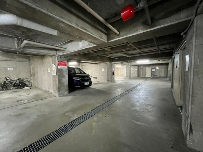 物件外観写真5　(駐車場)