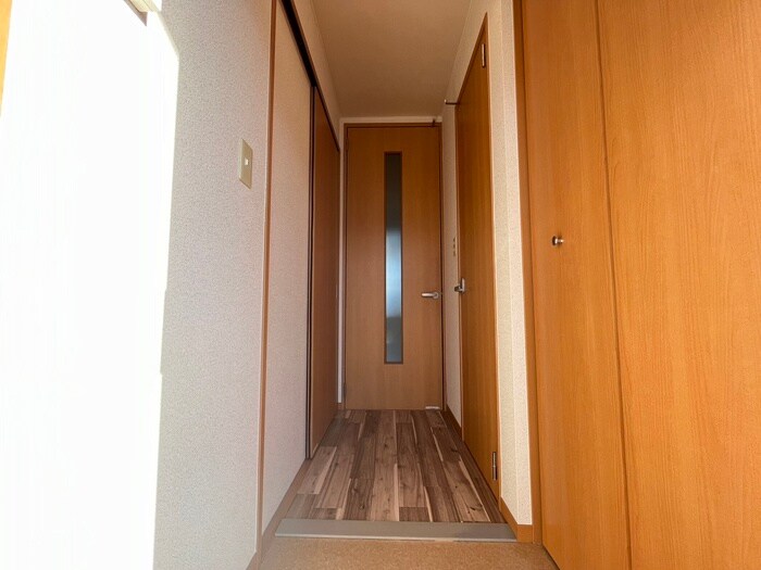 物件内観写真17　(玄関)