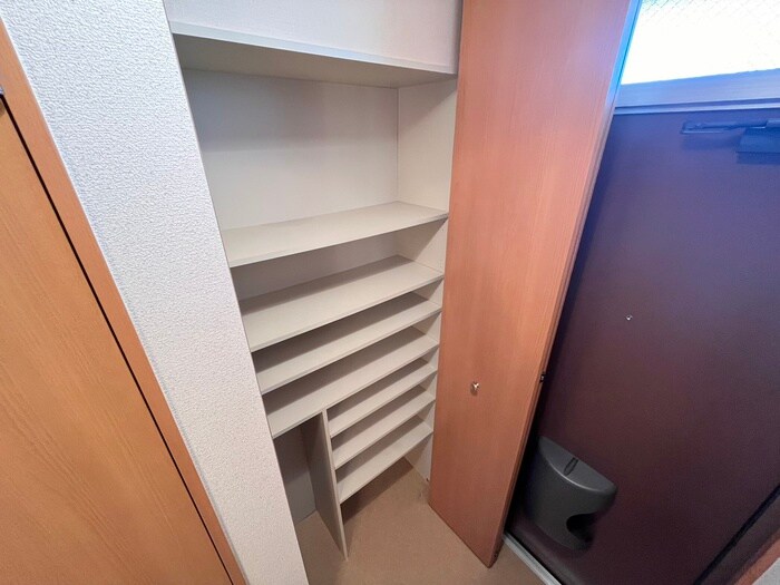 物件内観写真18　(靴箱)