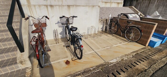 物件外観写真5　(駐輪場)